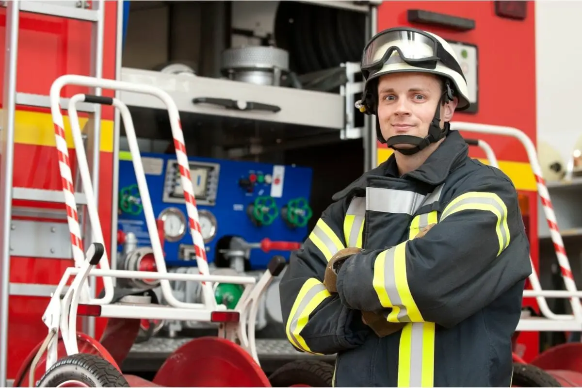 What Are The Advantages And Disadvantages Of Becoming A Firefighter?