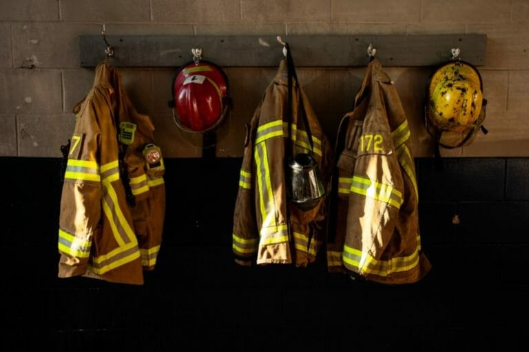 What Is The Firefighter Turnout Gear Temperature Rating?